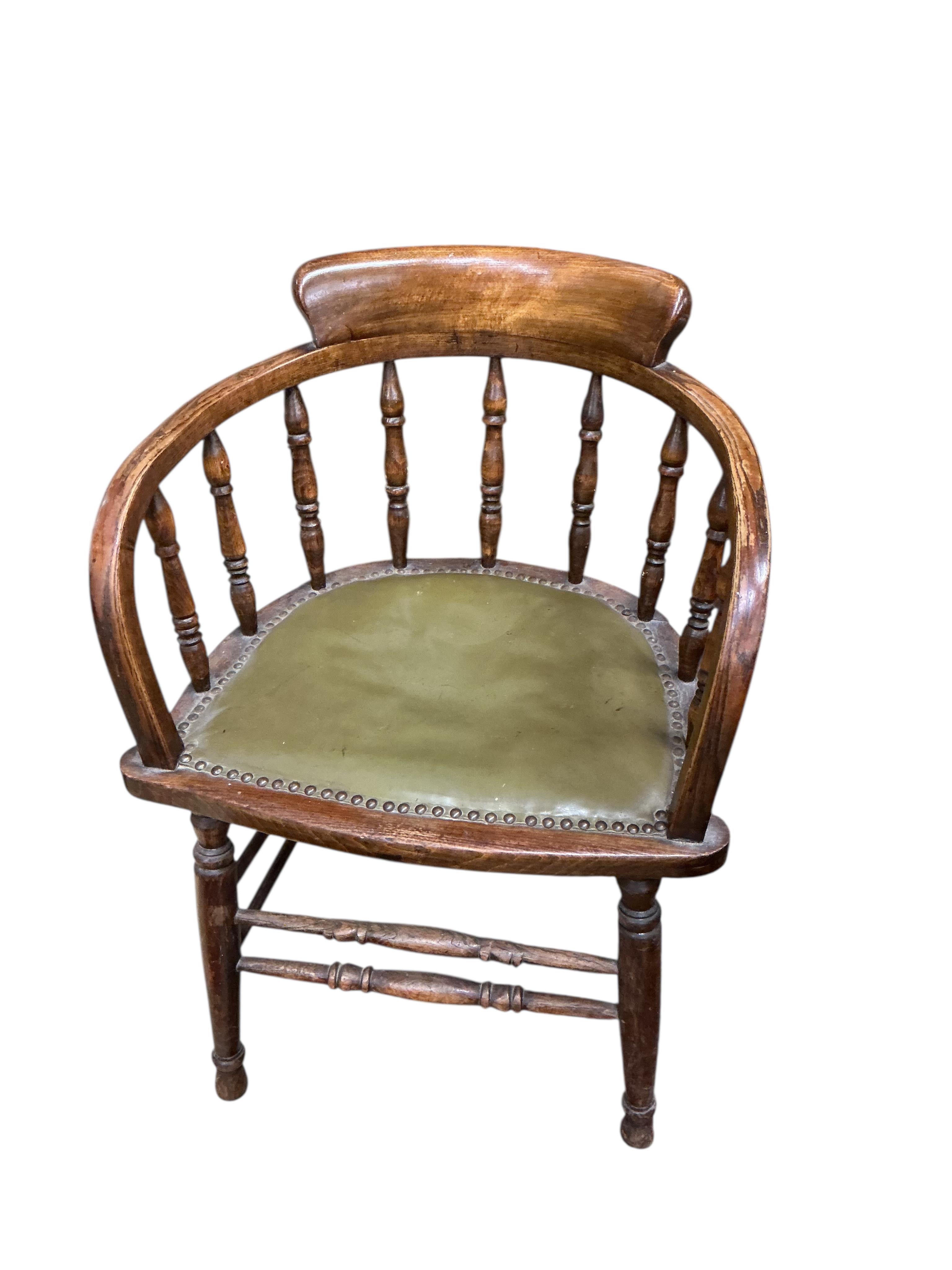 Four early 20th century ash and elm smoker's bow chairs